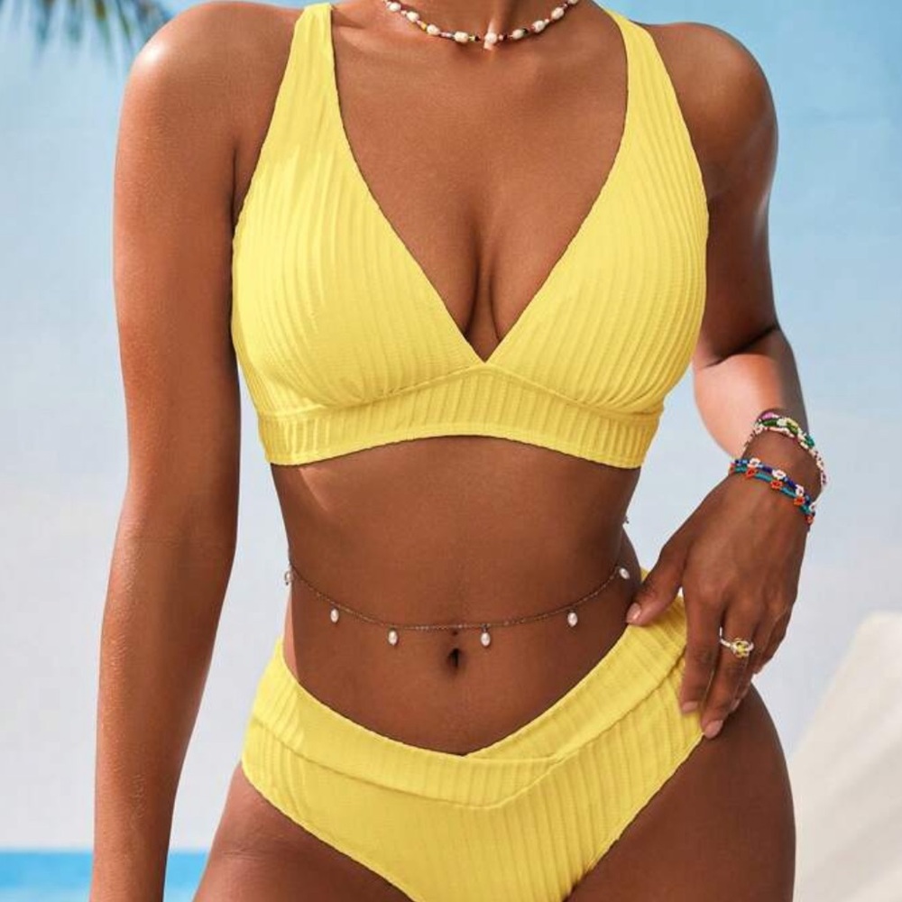 Swim Vcay Women Yellow V-Neck Textured Striped Bikini. Size XL. Worn once.